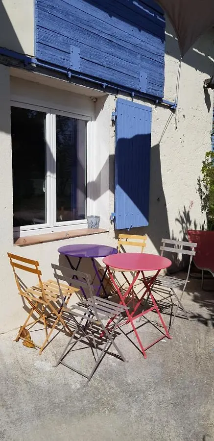 Casa vacanze Petite maison refaite à neuf dans mas du 19ème siècle Villa Arles