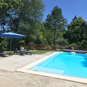  Hébergement de vacances Hameau De Montcabirol France