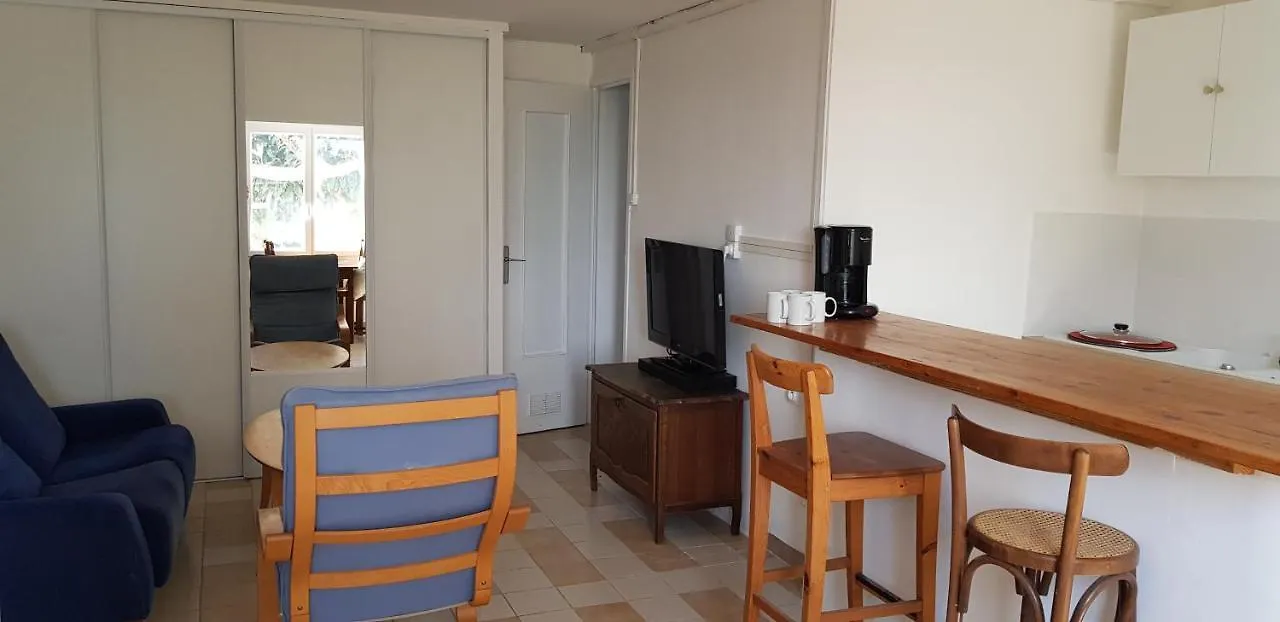 Holiday home Petite Maison Refaite A Neuf Dans Mas Du 19Eme Siecle Arles France